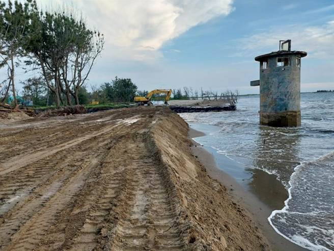 水利署人工养滩加高培厚沙滩。（台南市政府提供／程炳璋台南传真）
