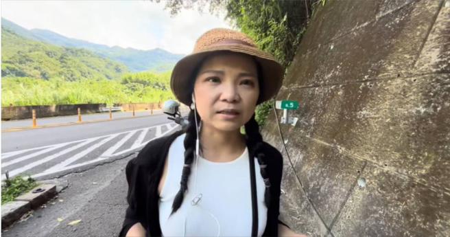 上官亂前往台7乙實地採法訪騎士想法。（圖／翻攝自YouTube頻道 上官亂）