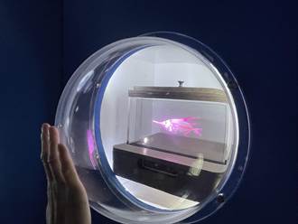 工研院研發新型顯示器 水族館深海魚標本發光還會動