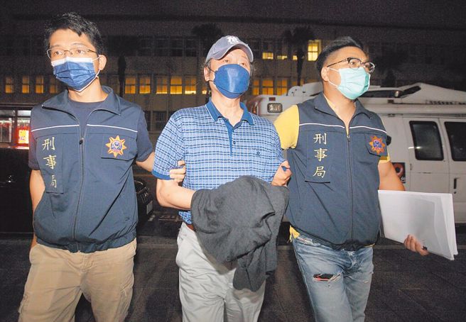 前行政院政务顾问陈振坤（中）。（本报资料照片）