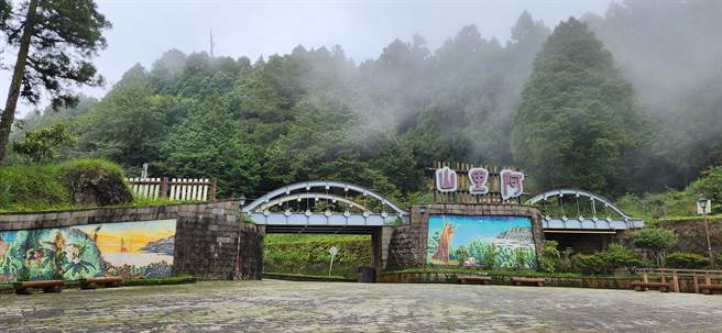 阿里山國家森林遊樂區視天候影響情形不定時實施休園。（林業署嘉義分署提供∕呂妍庭嘉義傳真）