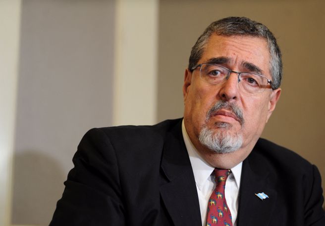 瓜地马拉最高选举法院今天公布决议，除确认阿雷巴洛赢得8月20日大选，也决议暂时将其所属种子党停权。（图/路透社）