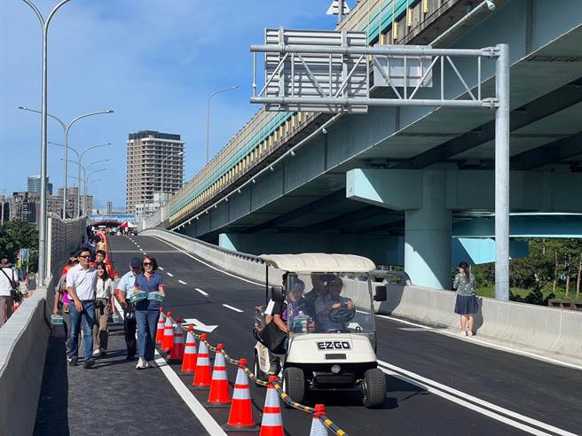 台65线增设浮洲北上、南下匝道今举行通车典礼。（王扬杰摄）