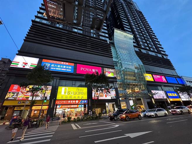 新美河购物广场推好康与新邻居竞争，至指定品牌消费满额优机会抽10万元奖项。（京站提供／朱世凯台北传真）