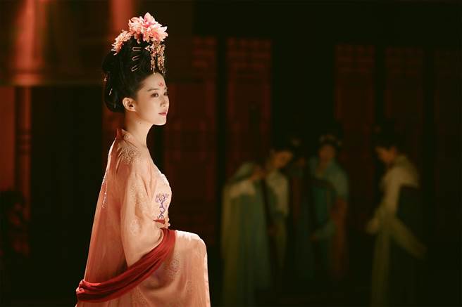刘亦菲在《梦华录》花月宴上绝美妆容相当惊艳。（中天娱乐台提供）