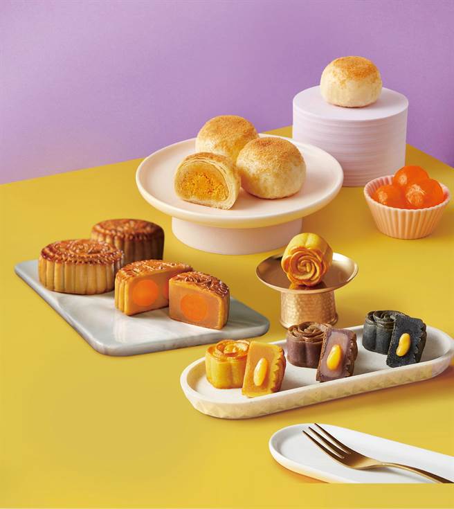 OKmart中秋預購戰以門市預訂、OKLine團購群組為通路，月餅禮盒以名店名品為主。（OKmart提供／朱世凱台北傳真）