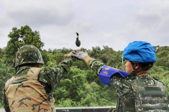 1年義務役注意了！陸軍出手3.7億買「24萬枚手榴彈」 - 政治- 中央社