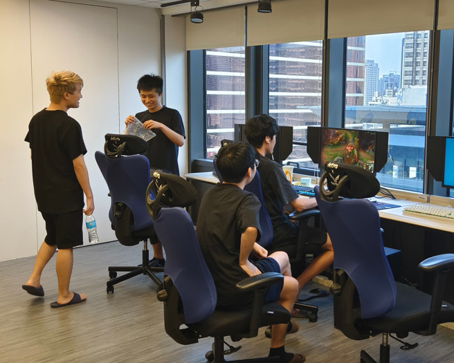 《英雄联盟》中华代表队选手展开集训。（中华民国电子竞技运动协会提供）