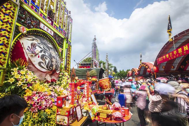 2022年新埔义民祭典，会场热闹滚滚。（罗浚滨摄）