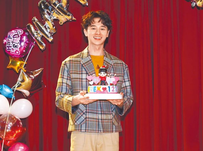 女子和长相激似演艺人员张轩睿的男子约见面，没想到头一次约会，竟是到无照明、无步道的山区抓蜗牛、抓青蛙。 （图／资料照，记者粘耿豪摄影）