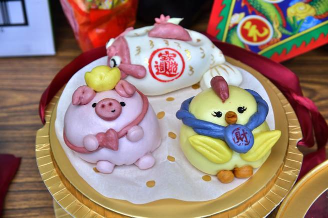 新闻局准备造型可爱的三牲造型馒头。（新北新闻局提供）