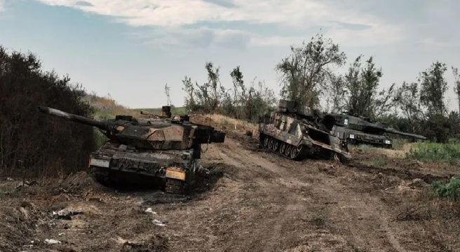 乌克兰受损遗弃的豹2坦克，没有外界想像的多。(图/Twitter)