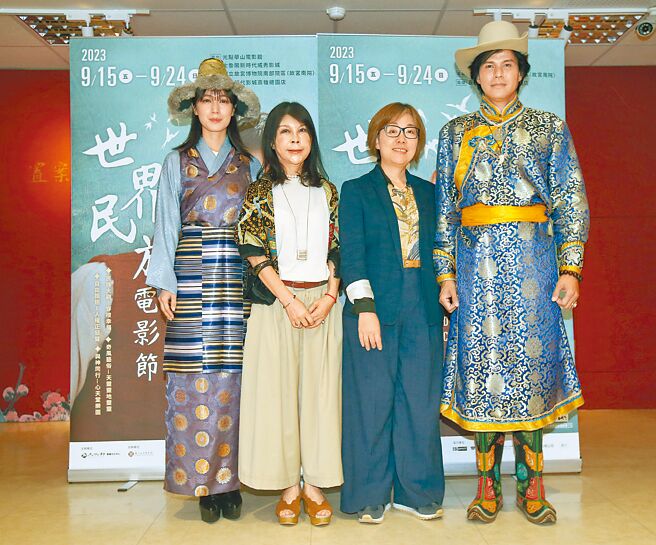小薰（左起）、文化部蒙藏文化中心主任高玉珍、文化部政务次长王时思、大庆昨一同出席影展记者会。（范扬光摄）