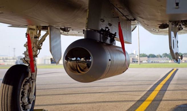 洛克希德马丁（Lockheed Martin）研制的「红外线搜索追踪荚舱」（IRST）。（五角大厦国防视觉资讯发布服务单位/DVIDS）