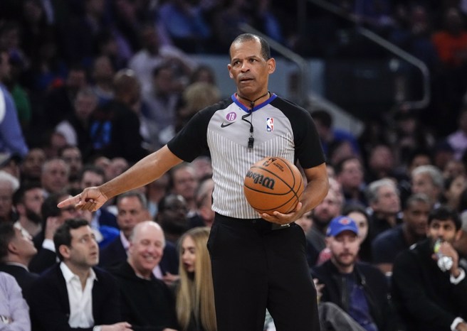 路易斯突然宣布退役引发不少热议。(美联社资料照)