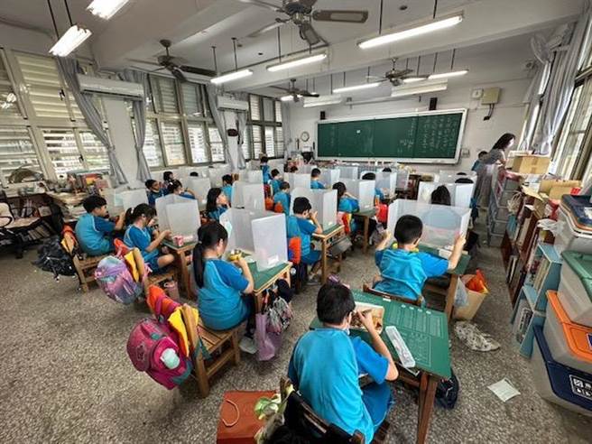 花蓮縣政府112學年度提升國中小免費營養午餐價錢，確保供餐品質，讓師生吃得營養又健康。（花蓮縣政府提供／羅亦晽花蓮傳真）