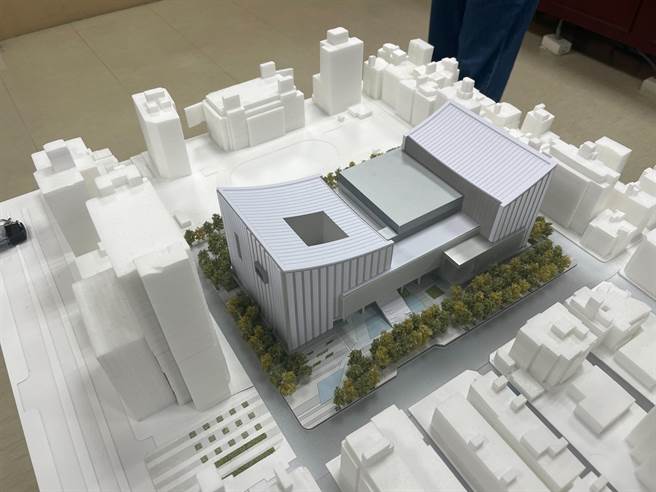 台北市音乐与图书中心为2栋地上9楼、地下3楼建物，1、2楼作为公共空间，前方为信义路3段134巷，后面是大安高工，紧邻卫福部健保署。（刘彦宜摄）