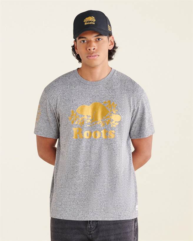 Roots 50周年系列中的「光芒海狸经典短袖T恤」，1880元。（Roots提供／朱世凯台北传真）