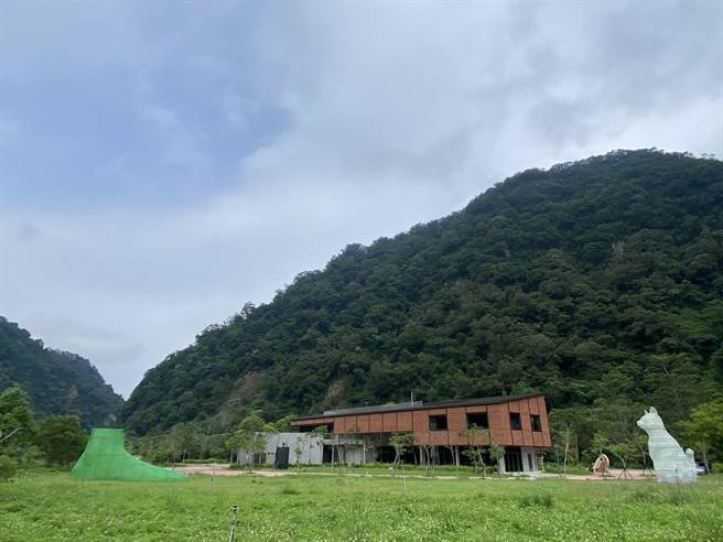 客家文學花園今年搭配浪漫台三線藝術季首度開放。（苗栗縣政府提供／李京昇苗栗傳真）