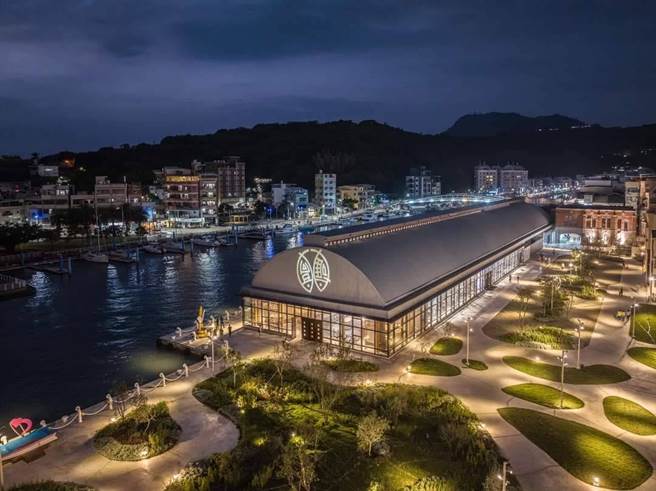 高市府指出，鼓山魚市場將重新再出發，故預定從9月4日起暫停營業，裝修調整時間約3個月，會加速進行，敬請期待。（照片出處：趙建銘建築師）