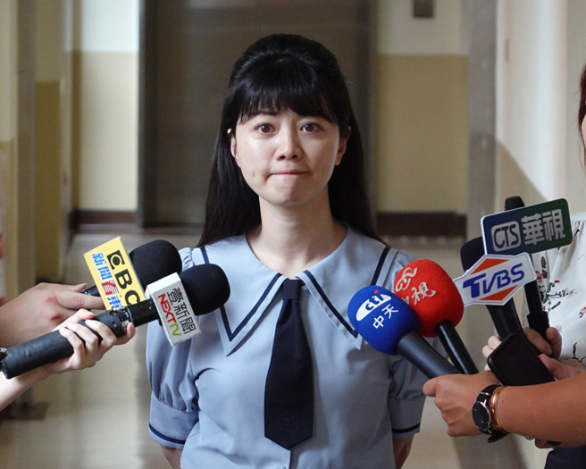 民进党立委高嘉瑜寻求在港湖连任，但在绿营分裂三脚督之下遭遇困难。（资料照／姚志平摄）