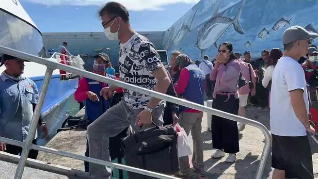 停航3天台东离岛航班今天才恢復运行，今天下午又因颱风取消。（蔡旻妤摄）