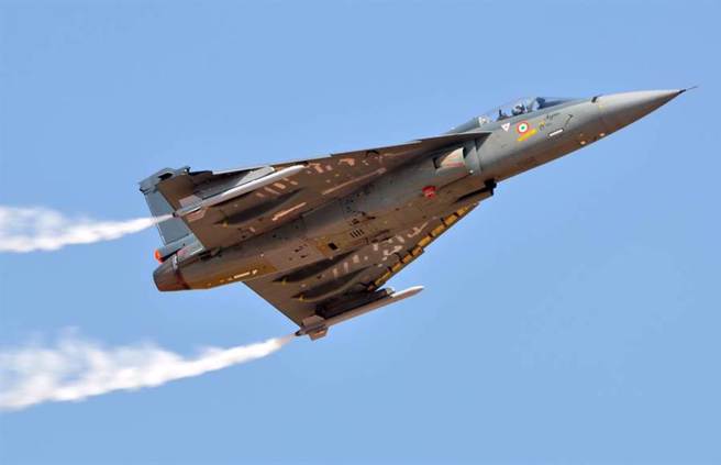 印度自制「光辉」轻型战机（Tejas LCA）的资料照。（达志影像/Shutterstock）