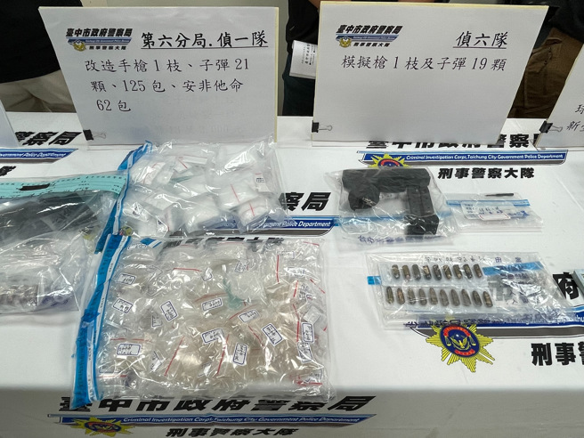 第六分局联手刑事警察大队侦一队，查获余嫌车上藏有非制式枪枝等证物。（照片 / 刘咏韵翻摄）