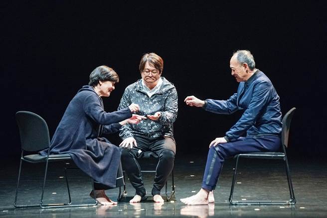 赵自强（中）从没想过生活片段会成为电影。（刘振祥提供）