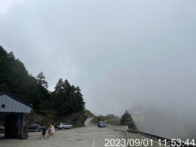 中颱海葵撲台，合歡山區1日上午開始變天，基於遊客安全合歡山森林遊樂區2日12時起至4日休園。(林業署南投分署提供／楊靜茹南投傳真）