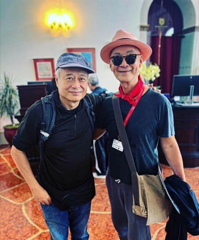 导演李安（左）、与导演杨凡在威尼斯巧遇。（翻摄自导演杨凡脸书）