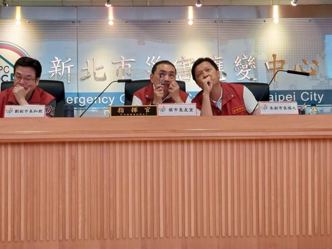 中颱海葵逼近，新北市長侯友宜今主持新北市災害應變中心第2次工作會報。（陳慰慈攝）