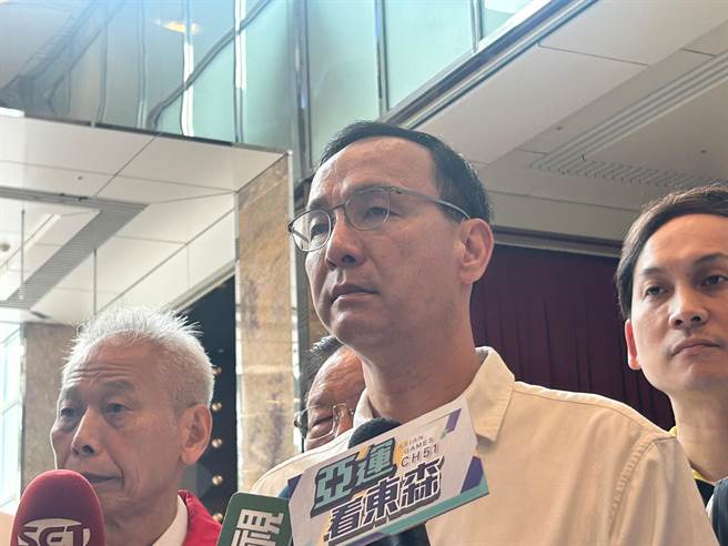 国民党主席朱立伦今中午出席中华民国各界人民团体庆祝军人节大会，会前受访。（陈薏云摄）