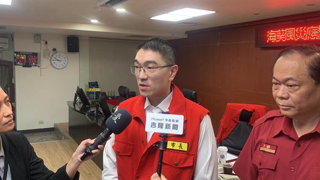 ▲针对海葵颱风来袭，基隆市长谢国梁（中）表示市府会密切应变，并呼吁民眾非必要不要出门，做好防颱工作。（徐佑升摄）