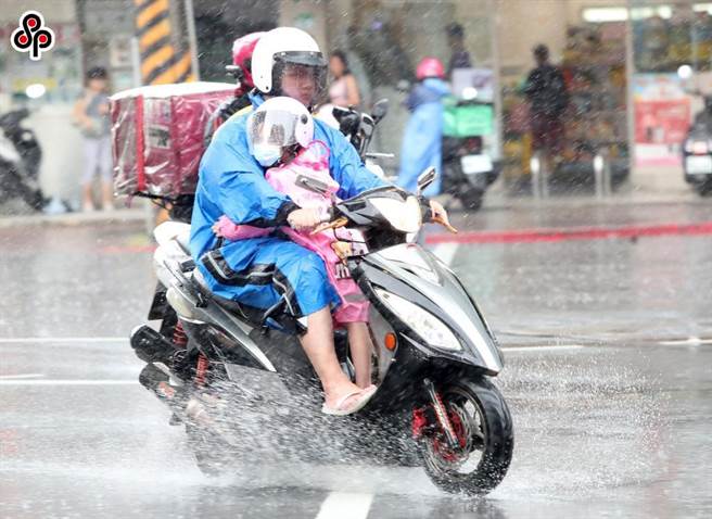 海葵颱風持續往台灣前進，全台都在暴風影響範圍。（本報資料照）