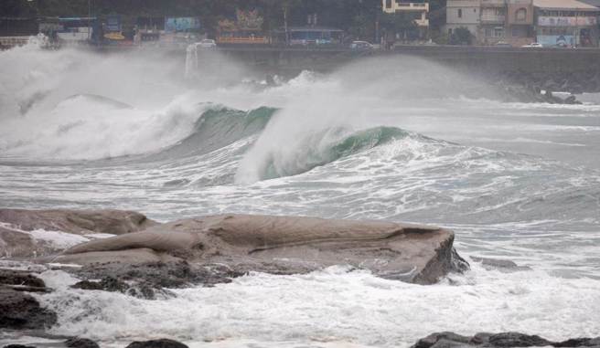 海葵影响 台东县明天停止上班上课（本报资料照）