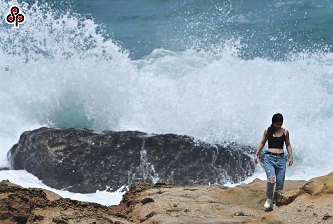 颱風海葵將於3日傍晚登陸台東地區，對東部和南部地區造成嚴重威脅。（季志翔攝）