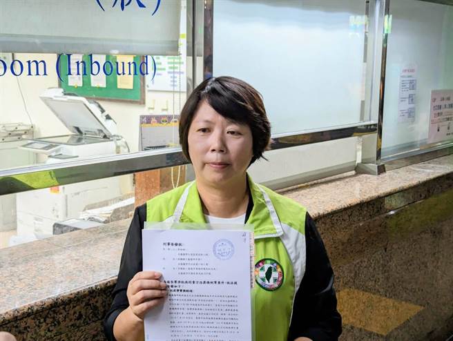 民進黨基隆市立委參選人鄭文婷痛批基市府與對手是用飛灰離開基隆當擋箭牌，掩蓋處理費暴增的真相，給廠商便宜。（張志康攝）