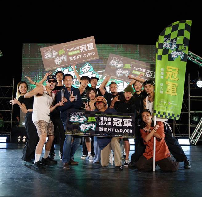 「2023雄争舞斗国际街舞大赛」2日在高雄流行音乐中心海音馆热闹登场，高市府青年局创全国之首，以演唱会规格举办街舞大赛，获得参赛者、观眾一致好评。（高市府青年局提供／洪浩轩高雄传真）