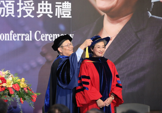 此次蘇姿丰來台少數公開行程之一，是獲頒陽明交大名譽博士。（圖/遠見提供）