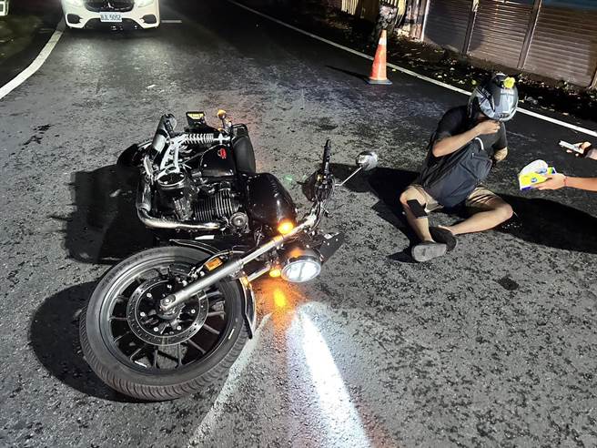 屏東竹田鄉2日晚間發生一起行車糾紛，小客車駕駛疑似徒手毆打22歲陳姓騎士後逃逸，陳男頭部受傷有頭昏現象，警方正鎖定對象調查中。（警方提供／謝佳潾屏東傳真）