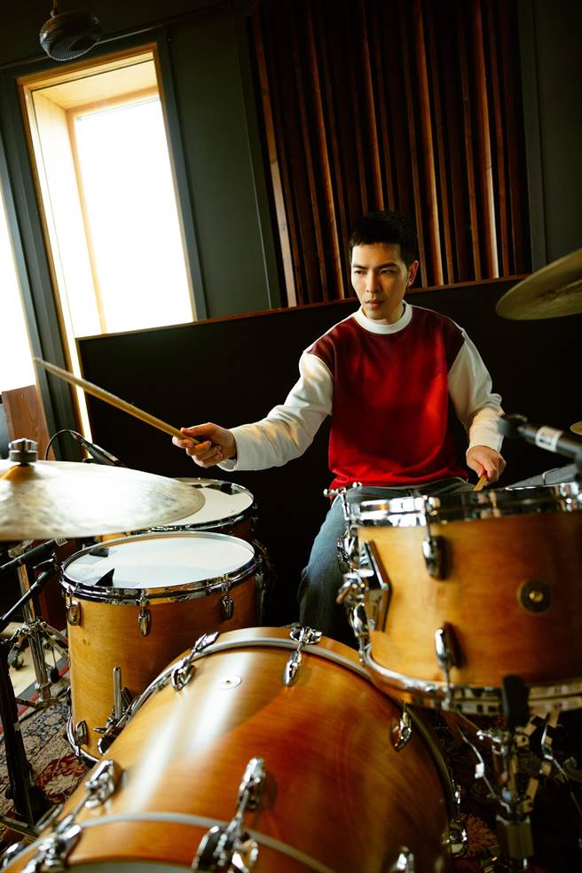 萧敬腾正在挪威录音，预计年底前发行新专辑。（华纳音乐提供）