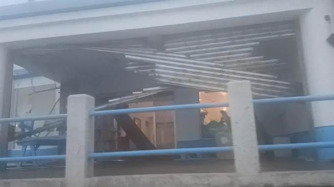 海葵颱风过后，绿岛一片狼藉。（读者提供／蔡旻妤台东传真）