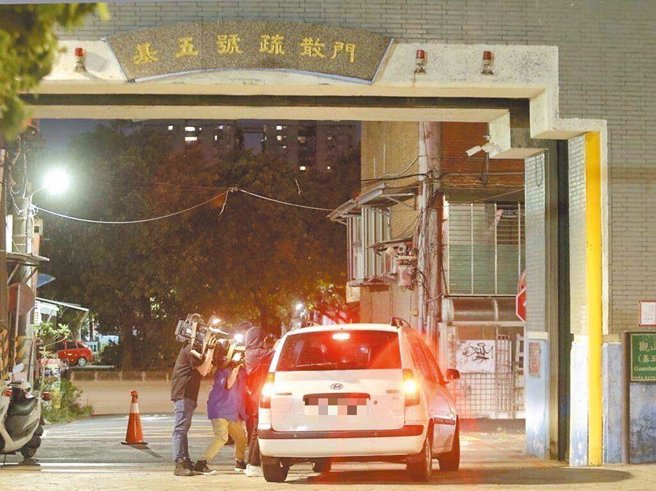 台北市教育局提醒，民眾应在4日早上7时前将车辆驶离校园，以避免影响学校教职员工生教学活动。（本报资料照片）