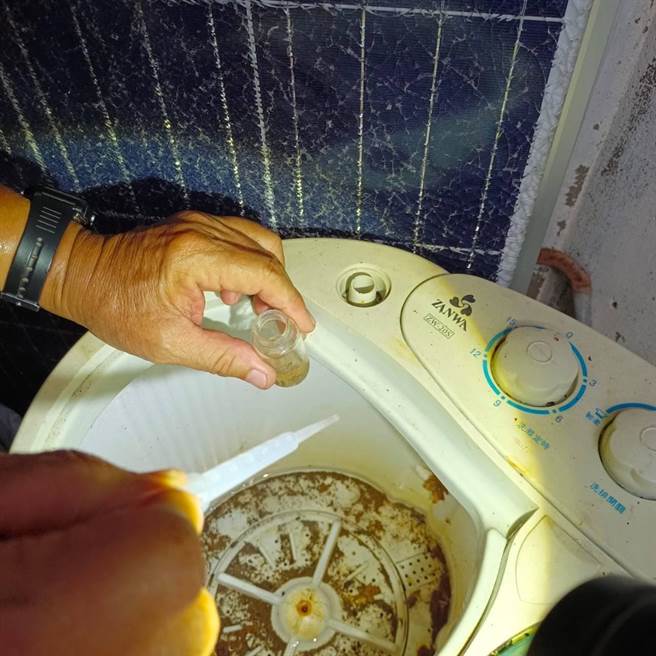 台南登革热累计3608例本土确诊病例，防疫人员赶在颱风前持续孳清。（台南市卫生局提供／曹婷婷台南传真）