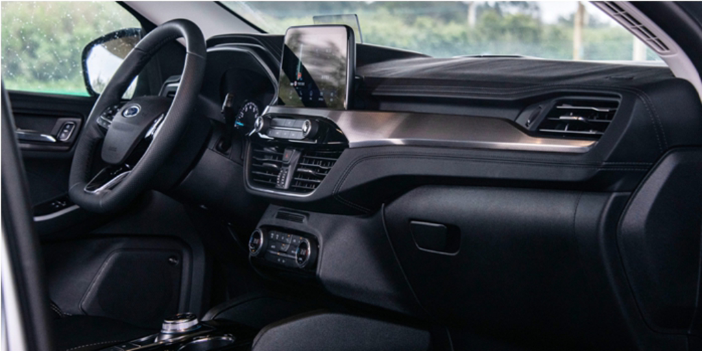 品牌為New Ford Kuga打造直覺式科技座艙，讓車主隨時掌握各項駕駛輔助資訊。（陳大任攝）