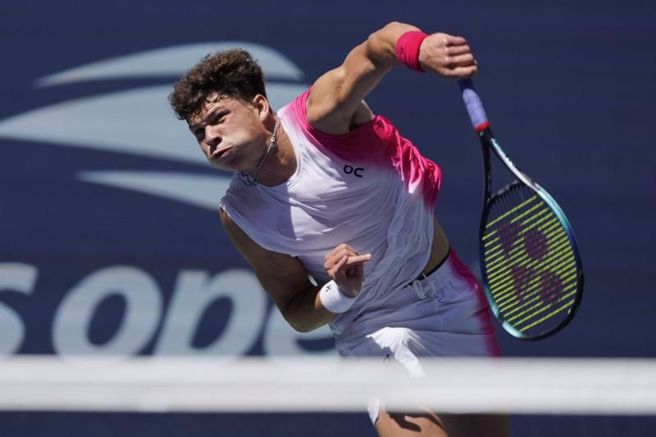 美國小將薛爾頓送出本屆最快的兩記發球。（美聯社）