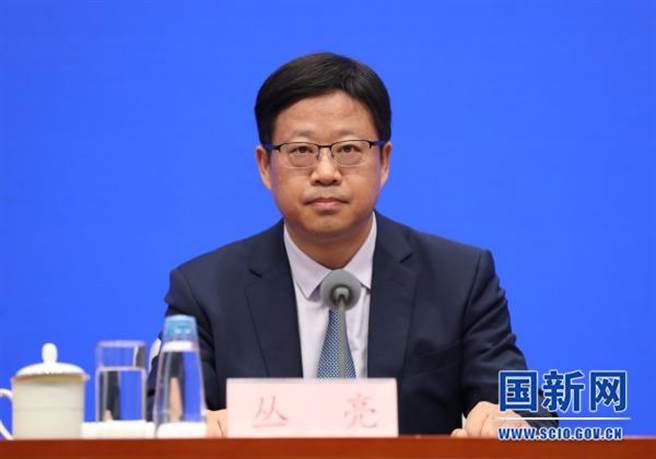 大陆国家发展改革委副主任丛亮表示，国有经济、民营经济各有优势，如鸟之两翼，缺一不可。（摘自大陆国新办官网）