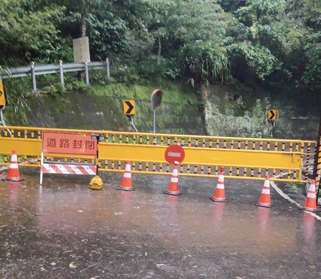 桃市復兴区受海葵颱风影响，部分实施预警性封路。(本报资料照片)