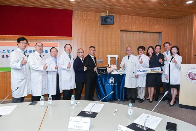 台大医院与安克生医合作开发「人工智慧超音波睡眠监测仪」，帮助民眾做睡眠「快筛」。（台大医院提供／林周义台北传真）